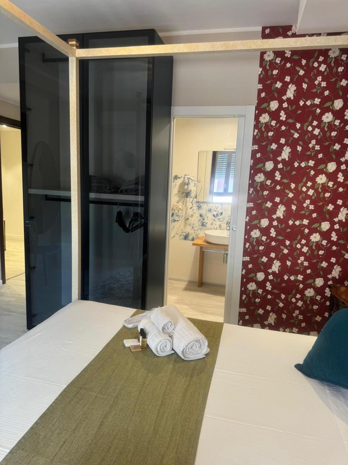 סאסארי Hermitage Suites מראה חיצוני תמונה